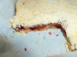  Spread ½ of the mixture on the baking paper.